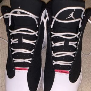 Jordan 13s size 6y great condition